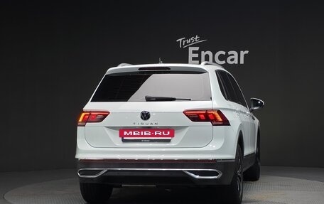 Volkswagen Tiguan II, 2022 год, 3 576 666 рублей, 3 фотография