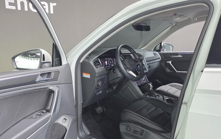 Volkswagen Tiguan II, 2022 год, 3 576 666 рублей, 9 фотография