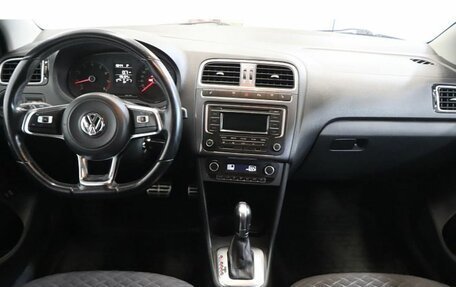 Volkswagen Polo VI (EU Market), 2018 год, 1 073 000 рублей, 11 фотография