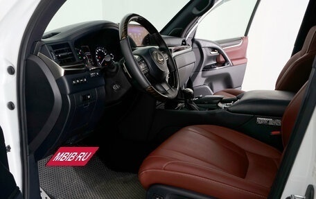 Lexus LX III, 2017 год, 7 990 000 рублей, 17 фотография