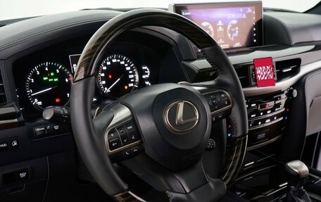Lexus LX III, 2017 год, 7 990 000 рублей, 26 фотография