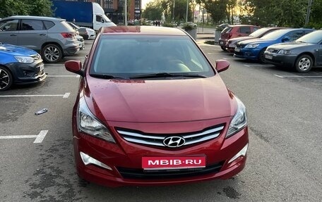 Hyundai Solaris II рестайлинг, 2016 год, 950 000 рублей, 1 фотография