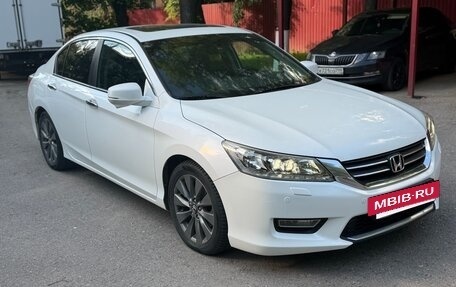 Honda Accord IX рестайлинг, 2013 год, 1 650 000 рублей, 2 фотография