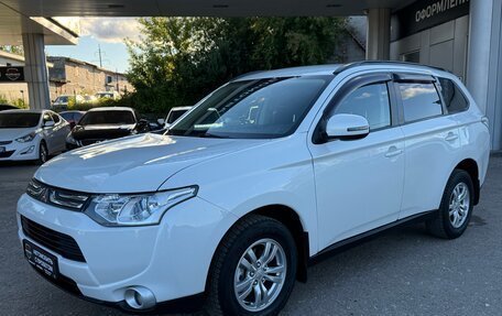Mitsubishi Outlander III рестайлинг 3, 2013 год, 1 380 000 рублей, 3 фотография