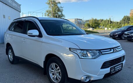 Mitsubishi Outlander III рестайлинг 3, 2013 год, 1 380 000 рублей, 4 фотография