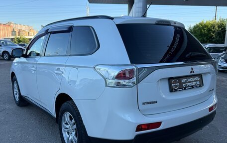 Mitsubishi Outlander III рестайлинг 3, 2013 год, 1 380 000 рублей, 7 фотография