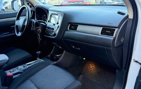 Mitsubishi Outlander III рестайлинг 3, 2013 год, 1 380 000 рублей, 12 фотография