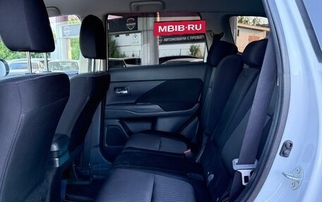 Mitsubishi Outlander III рестайлинг 3, 2013 год, 1 380 000 рублей, 13 фотография
