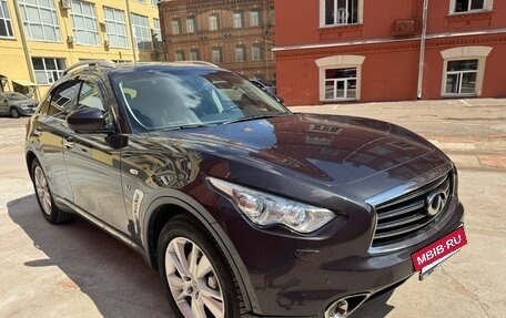 Infiniti QX70, 2016 год, 2 990 000 рублей, 4 фотография