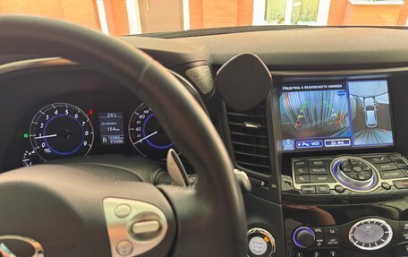 Infiniti QX70, 2016 год, 2 990 000 рублей, 13 фотография