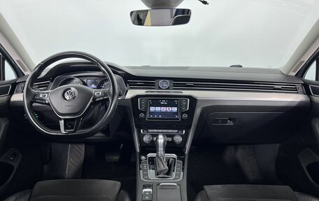 Volkswagen Passat B8 рестайлинг, 2016 год, 1 699 000 рублей, 14 фотография