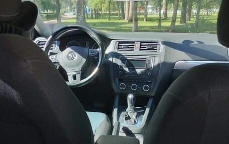 Volkswagen Jetta VI, 2013 год, 1 300 000 рублей, 3 фотография