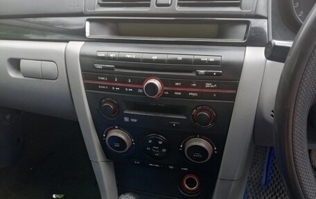 Mazda Axela, 2004 год, 570 000 рублей, 1 фотография