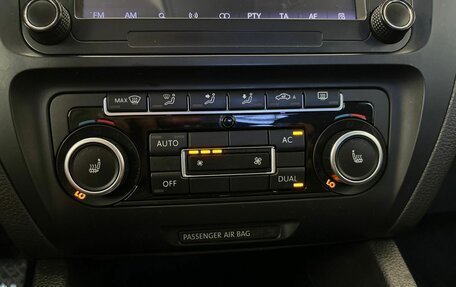 Volkswagen Jetta VI, 2012 год, 990 000 рублей, 14 фотография