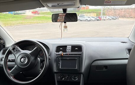 Volkswagen Polo VI (EU Market), 2012 год, 700 000 рублей, 11 фотография