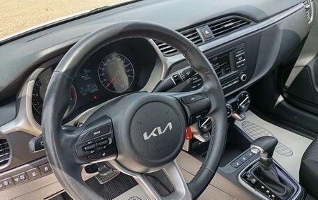 KIA Rio IV, 2021 год, 1 790 000 рублей, 6 фотография