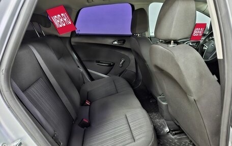 Opel Astra J, 2011 год, 559 000 рублей, 11 фотография