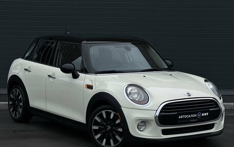 MINI Hatch, 2017 год, 1 349 000 рублей, 3 фотография