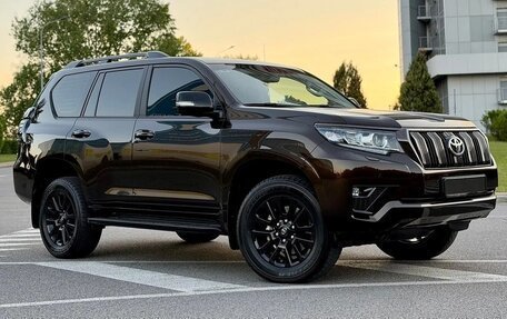 Toyota Land Cruiser Prado 150 рестайлинг 2, 2022 год, 4 350 000 рублей, 1 фотография
