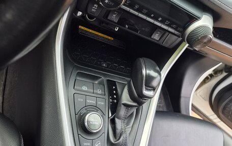 Toyota RAV4, 2020 год, 3 500 000 рублей, 13 фотография