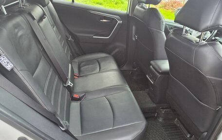 Toyota RAV4, 2020 год, 3 500 000 рублей, 11 фотография