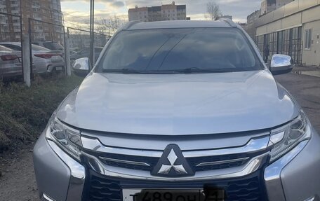 Mitsubishi Pajero Sport III рестайлинг, 2018 год, 2 700 000 рублей, 6 фотография