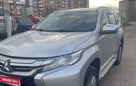 Mitsubishi Pajero Sport III рестайлинг, 2018 год, 2 700 000 рублей, 19 фотография