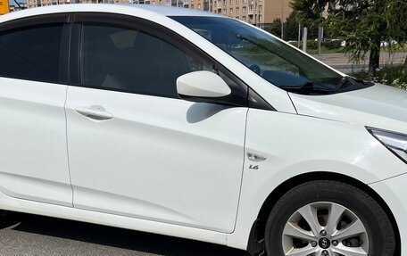 Hyundai Solaris II рестайлинг, 2016 год, 1 000 000 рублей, 4 фотография