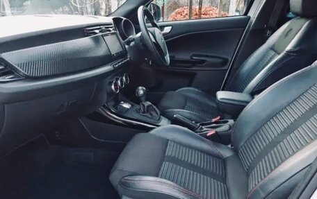 Alfa Romeo Giulietta, 2012 год, 800 000 рублей, 12 фотография
