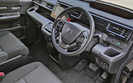 Honda Stepwgn IV, 2018 год, 2 230 000 рублей, 10 фотография