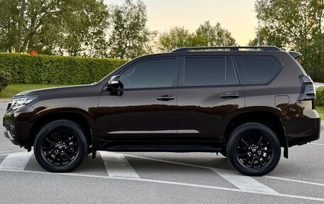 Toyota Land Cruiser Prado 150 рестайлинг 2, 2022 год, 4 350 000 рублей, 5 фотография
