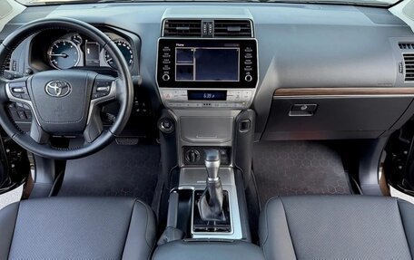 Toyota Land Cruiser Prado 150 рестайлинг 2, 2022 год, 4 350 000 рублей, 9 фотография