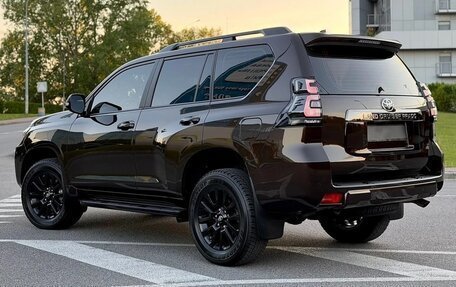 Toyota Land Cruiser Prado 150 рестайлинг 2, 2022 год, 4 350 000 рублей, 7 фотография