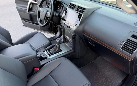 Toyota Land Cruiser Prado 150 рестайлинг 2, 2022 год, 4 350 000 рублей, 10 фотография
