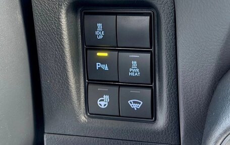 Toyota Land Cruiser Prado 150 рестайлинг 2, 2022 год, 4 350 000 рублей, 17 фотография
