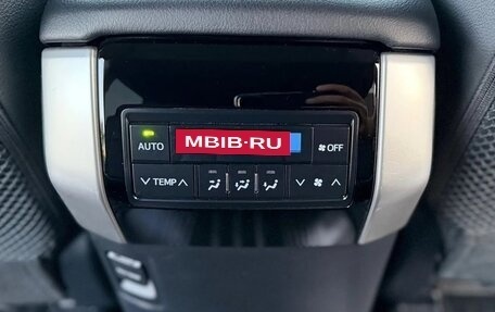 Toyota Land Cruiser Prado 150 рестайлинг 2, 2022 год, 4 350 000 рублей, 15 фотография
