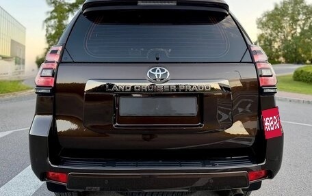 Toyota Land Cruiser Prado 150 рестайлинг 2, 2022 год, 4 350 000 рублей, 8 фотография