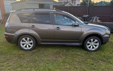 Mitsubishi Outlander III рестайлинг 3, 2011 год, 1 290 000 рублей, 12 фотография