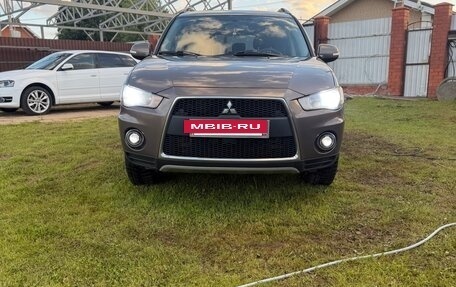 Mitsubishi Outlander III рестайлинг 3, 2011 год, 1 290 000 рублей, 8 фотография