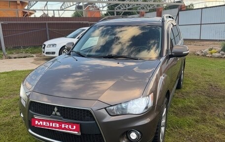 Mitsubishi Outlander III рестайлинг 3, 2011 год, 1 290 000 рублей, 7 фотография