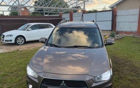 Mitsubishi Outlander III рестайлинг 3, 2011 год, 1 290 000 рублей, 4 фотография