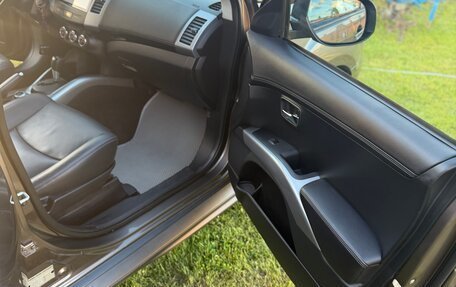Mitsubishi Outlander III рестайлинг 3, 2011 год, 1 290 000 рублей, 21 фотография