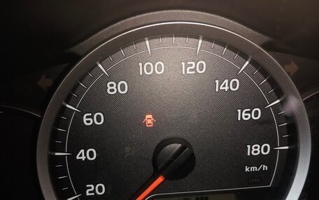 Toyota Vitz, 2012 год, 3 фотография