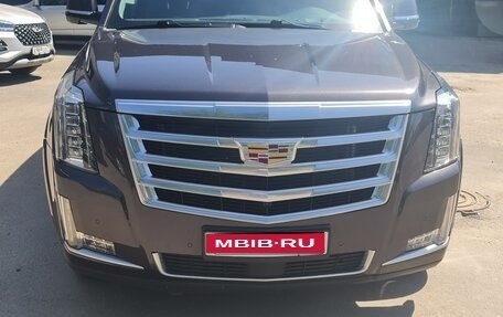 Cadillac Escalade IV, 2016 год, 3 700 000 рублей, 1 фотография
