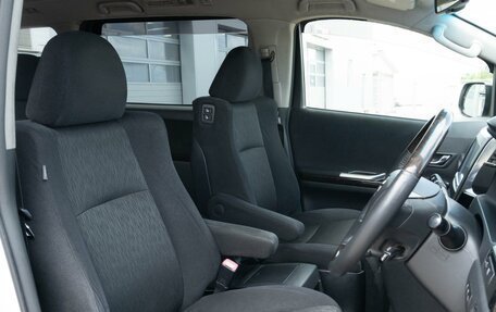 Toyota Alphard III, 2012 год, 2 200 000 рублей, 16 фотография