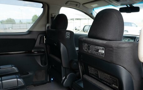Toyota Alphard III, 2012 год, 2 200 000 рублей, 17 фотография