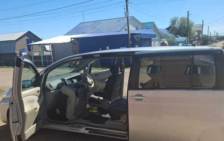 Toyota ISis I, 2010 год, 990 000 рублей, 8 фотография