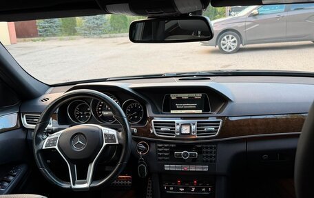 Mercedes-Benz E-Класс, 2014 год, 2 450 000 рублей, 3 фотография