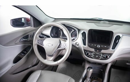 Chevrolet Malibu IX, 2016 год, 1 649 000 рублей, 13 фотография