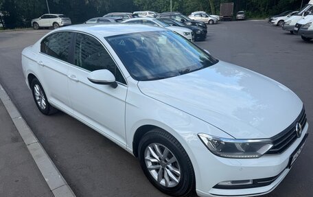 Volkswagen Passat B8 рестайлинг, 2018 год, 1 850 000 рублей, 2 фотография